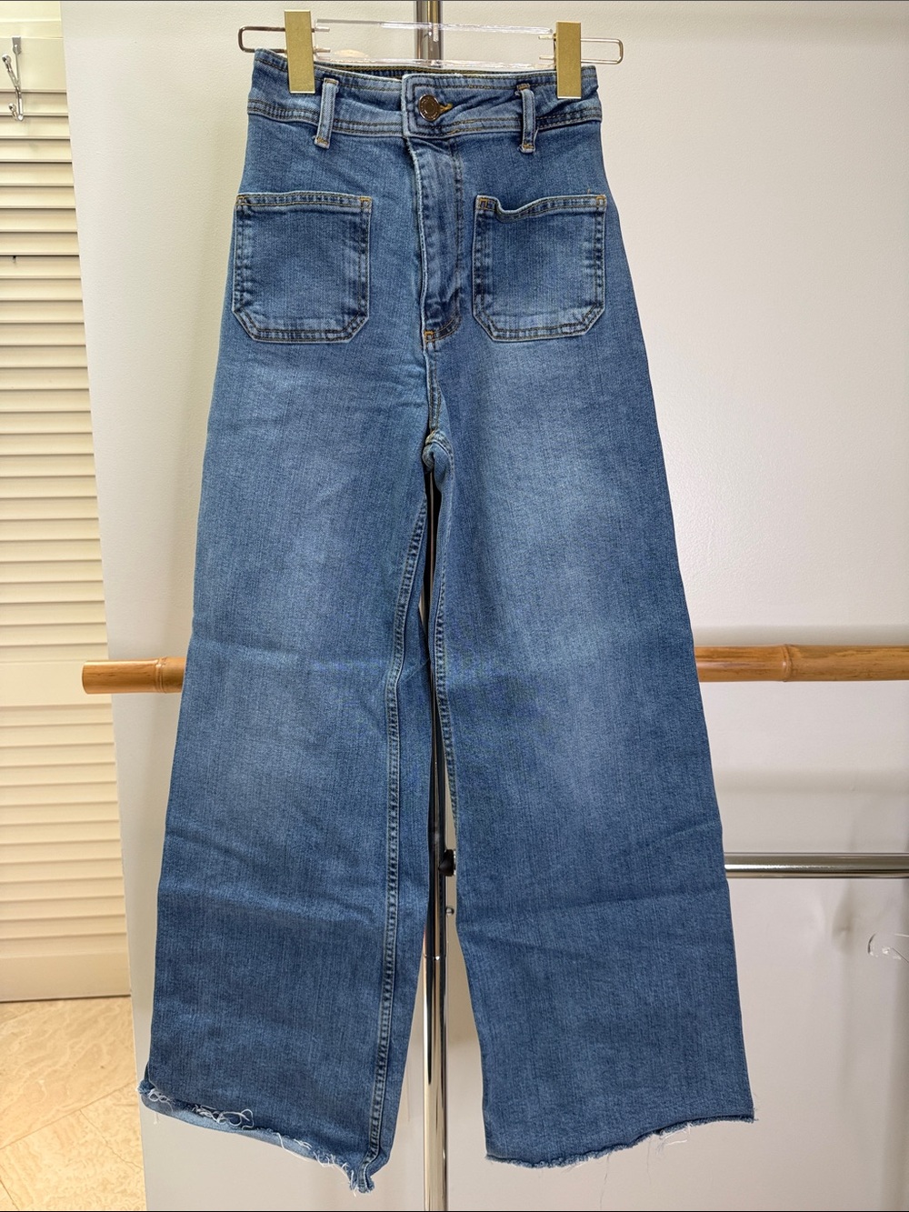 Zara High Rise Wide Leg Patch Pocket Jeans Size 0